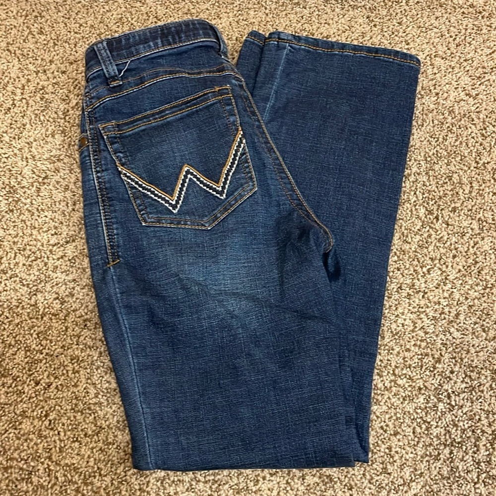 Wrangler Willow, size 9/32.